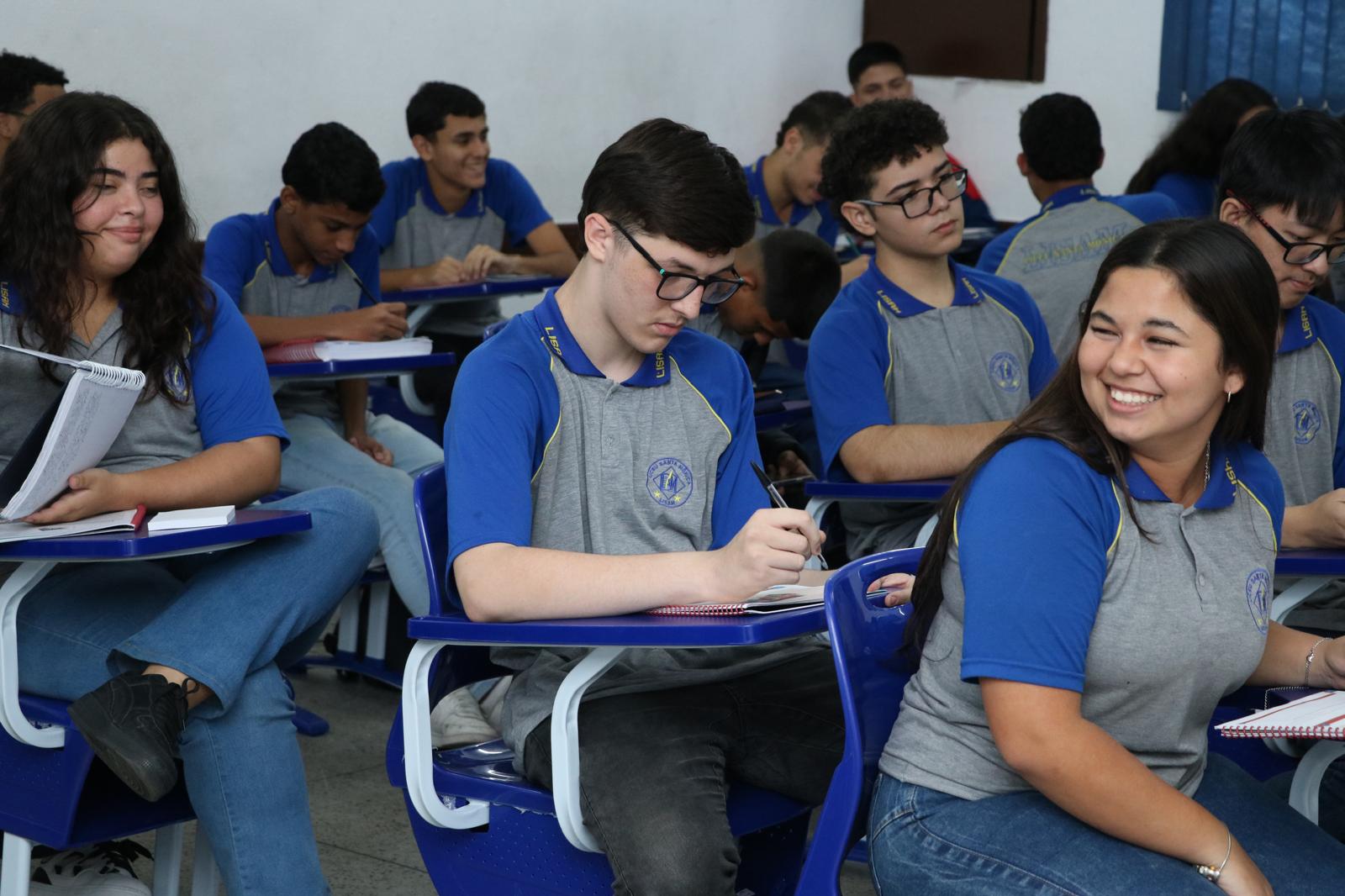 Alunos do Ensino Médio do LISAM