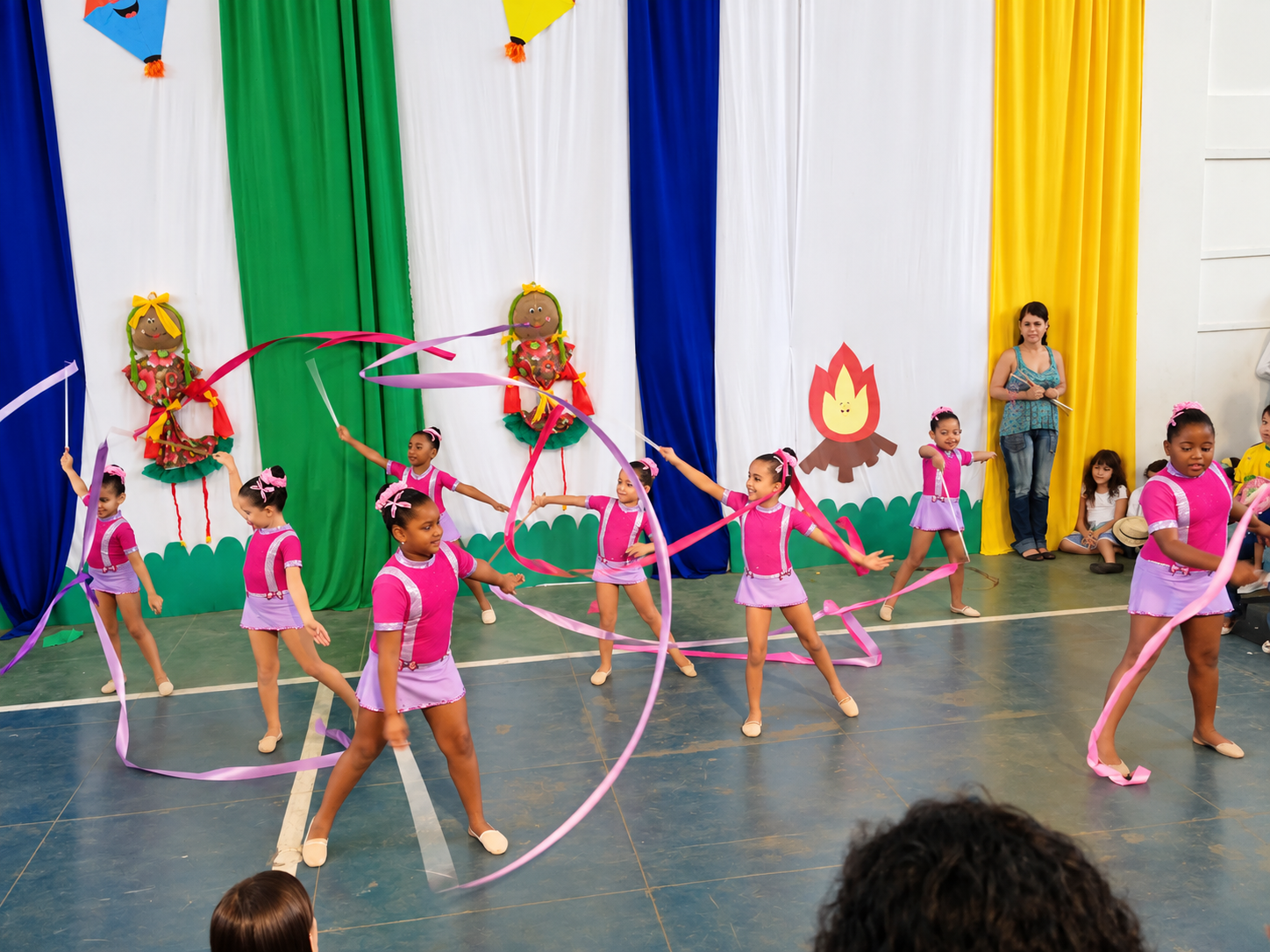 Atividade de arte e criação no LISAM