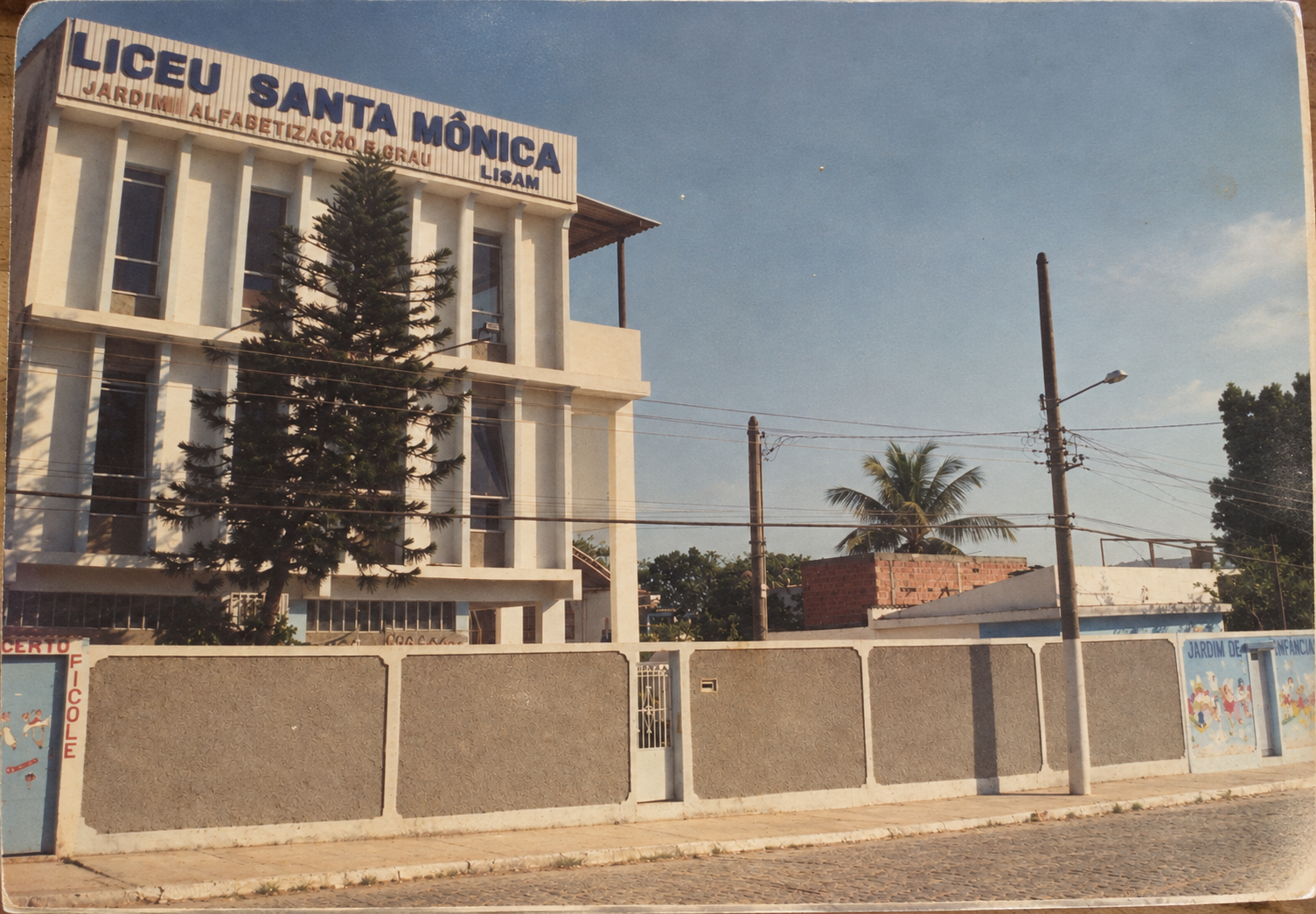 Fachada antiga do Liceu Santa Mônica